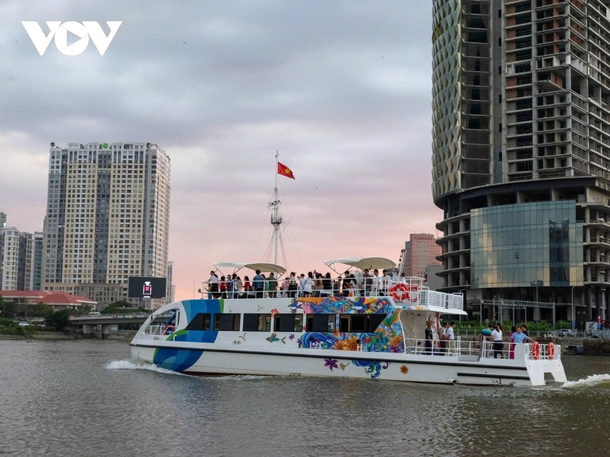 Lonely Planet suggests 10 best things to do in HCM City